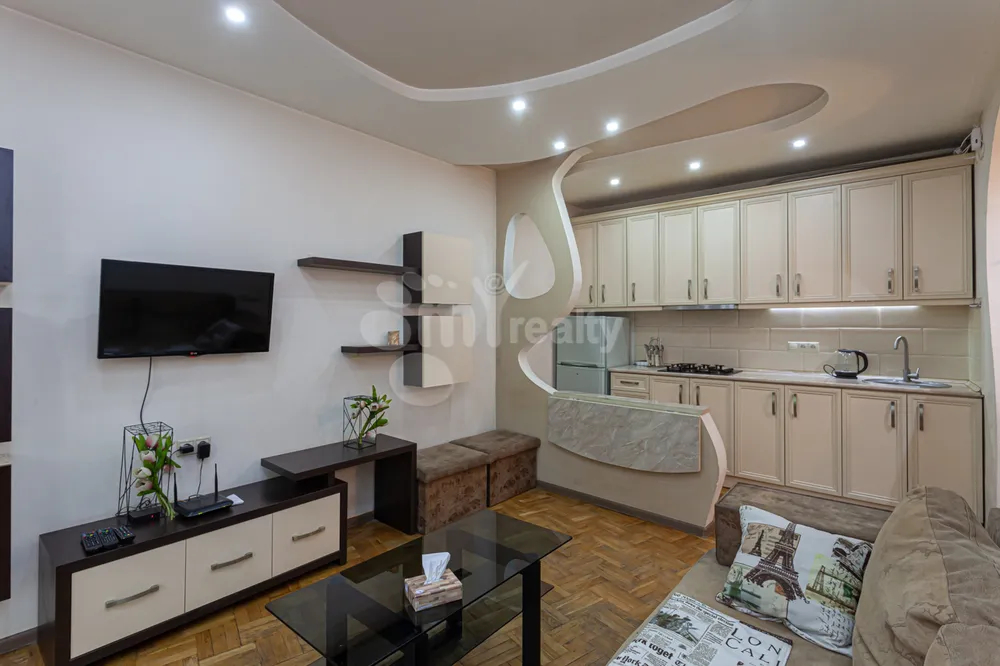 varcov-bnakaran/2-senyakanoc/Tigran+Mets+Ave/Center/Yerevan