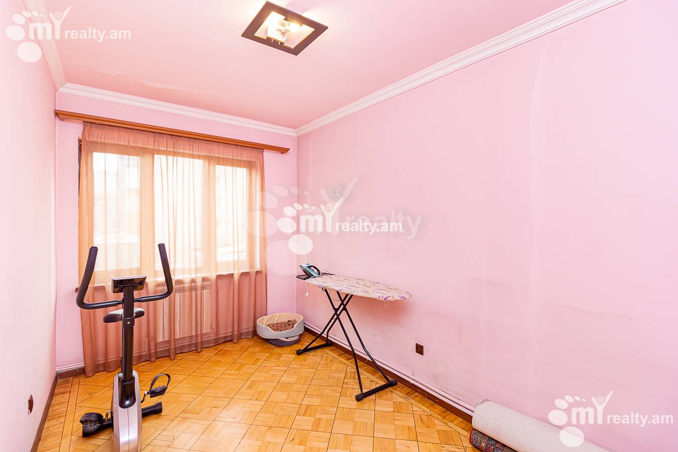 3 սենյականոց բնակարան  Ե. Քոչար փող, Կենտրոն Երևան, 143637