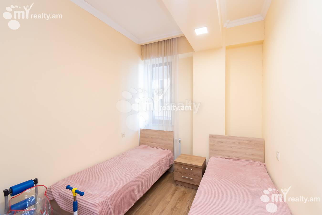 4 bedroom apartment for sale خیابان کومیتاس, عربگیر ایروان, 140580