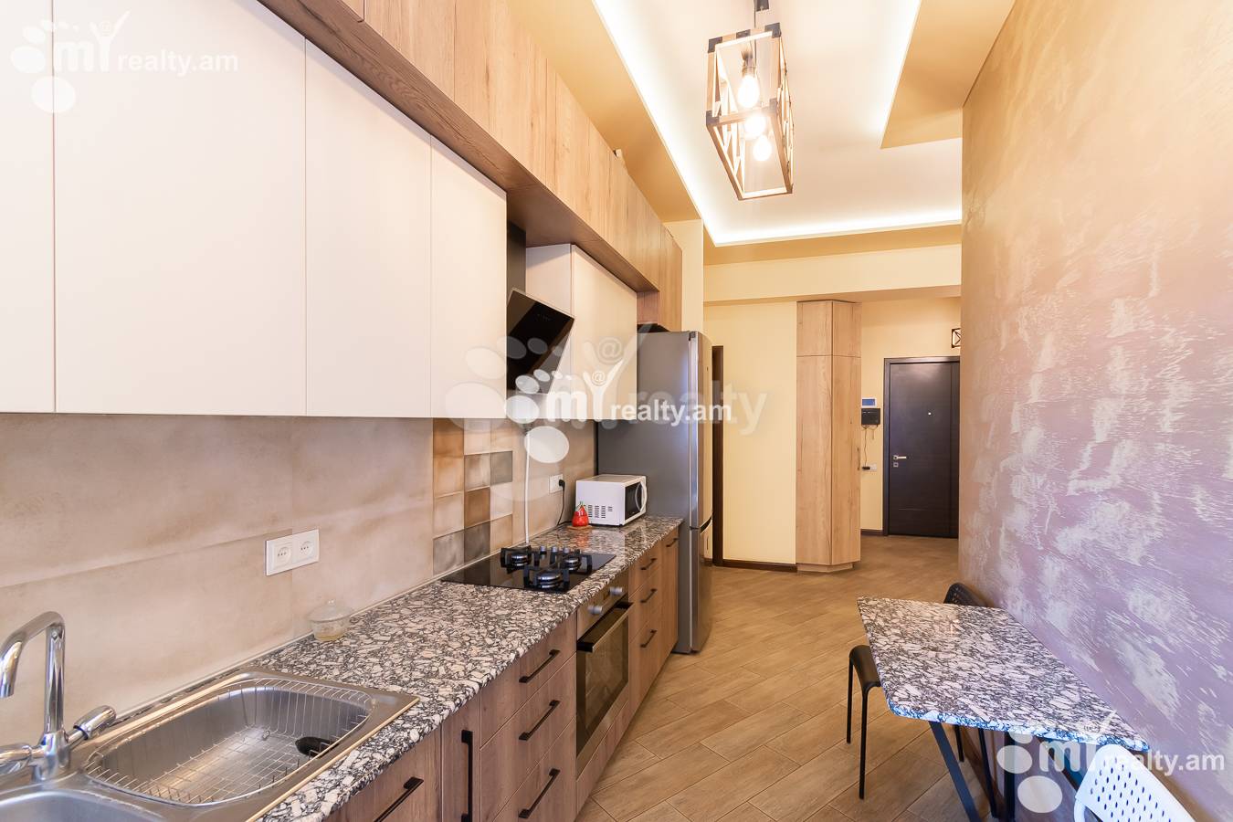 4 bedroom apartment for sale خیابان کومیتاس, عربگیر ایروان, 140580