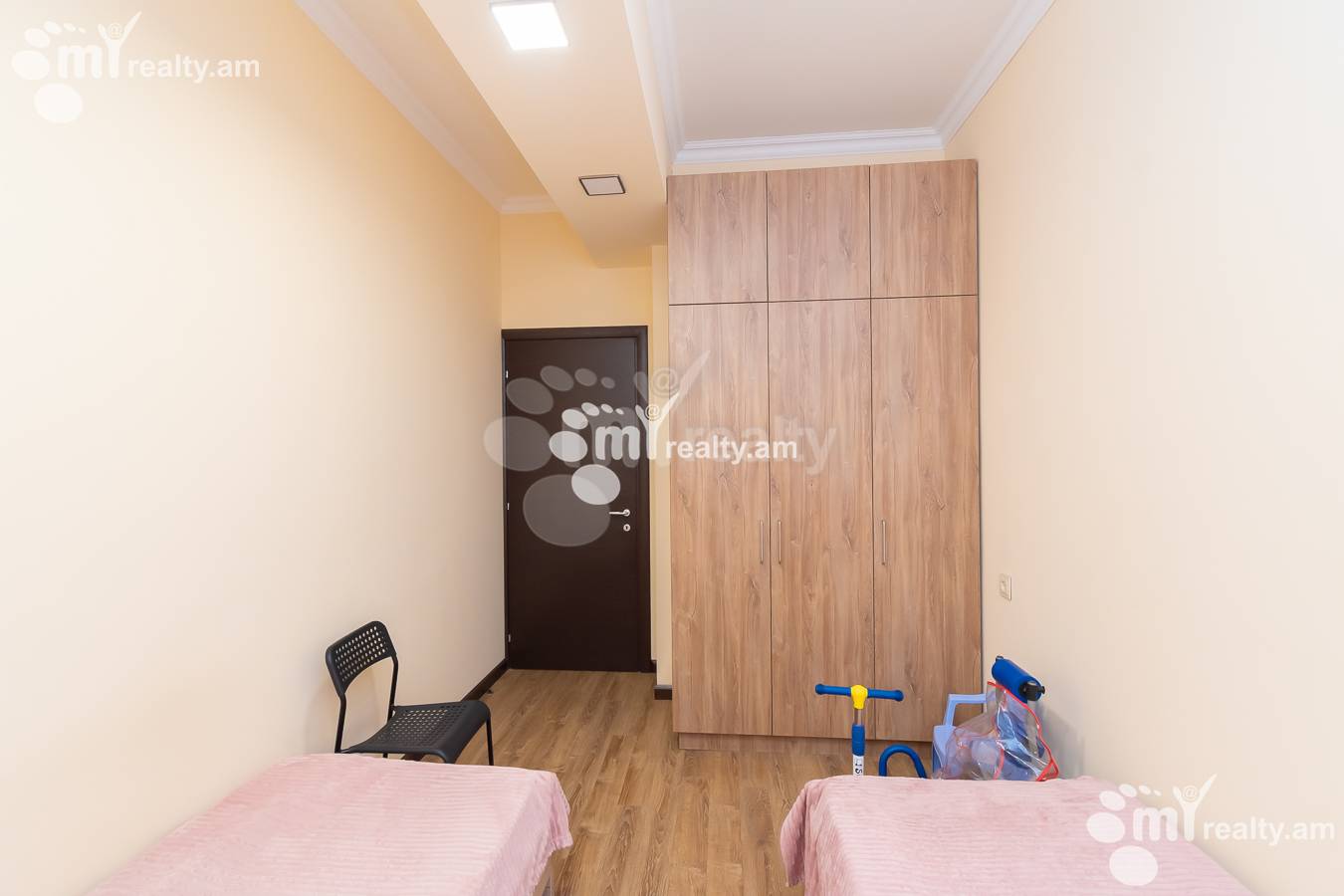 4 bedroom apartment for sale خیابان کومیتاس, عربگیر ایروان, 140580