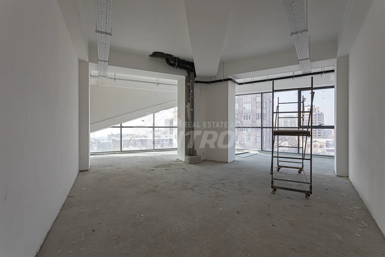 Снять коммерческoе помещение Н. Зарян стр, Арабкир Ереван, 158317