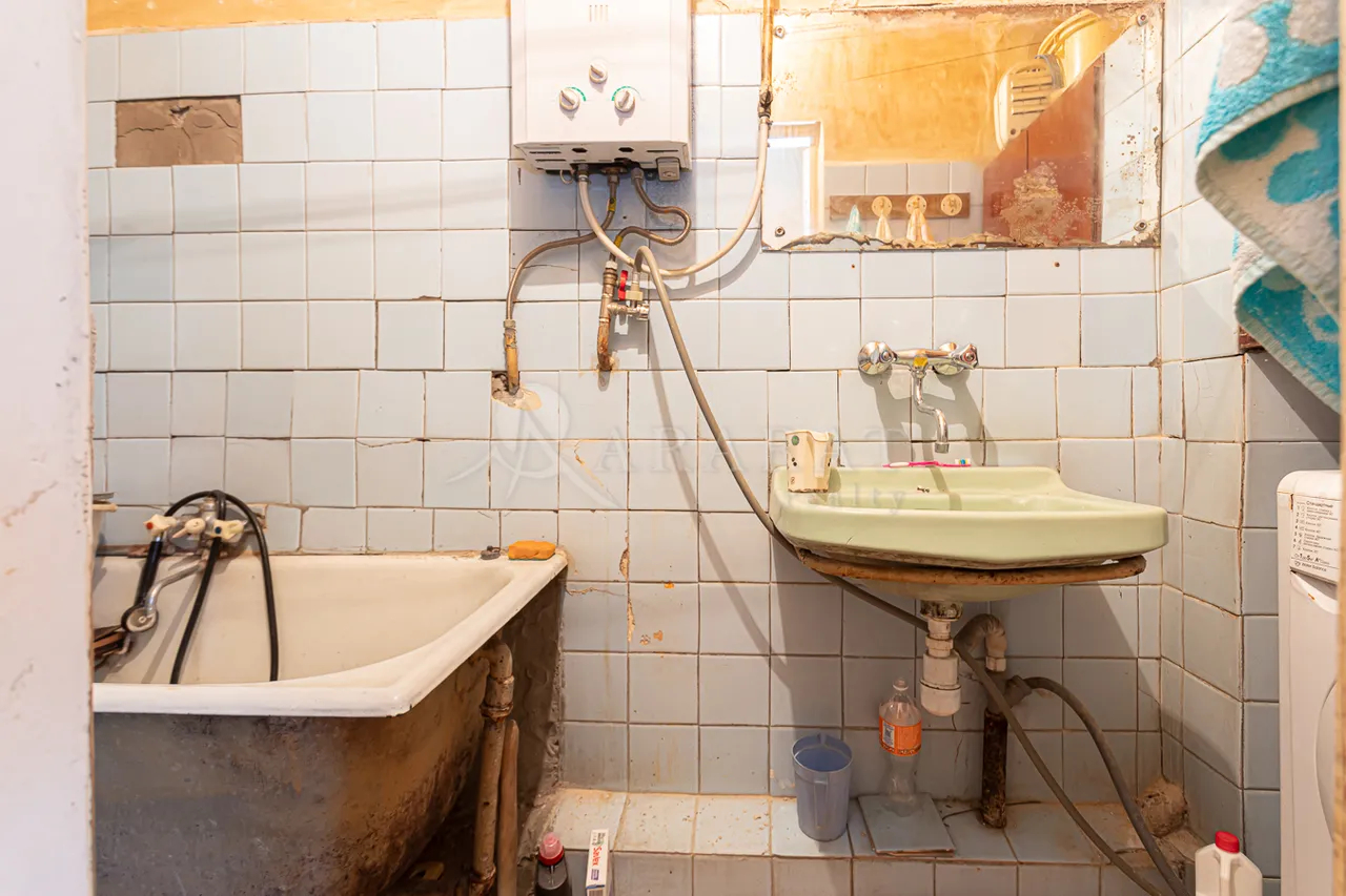 3 bedroom apartment for sale Khanjyan St, Center Yerevan, 157734