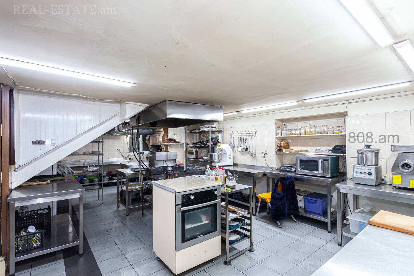 Commercial property for sale Zakyan St, Center Yerevan, 128002