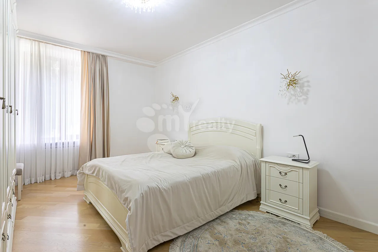 3 bedroom apartment for sale خیابان ساریان, مرکز شهر ایروان, 157564