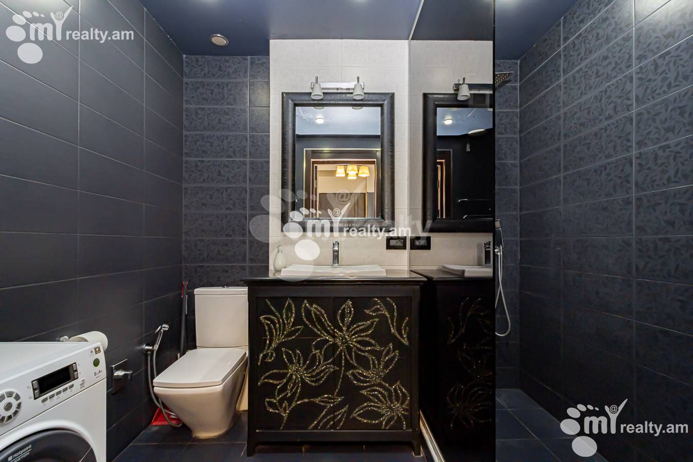 3 սենյականոց բնակարան  Մաշտոցի պող, Կենտրոն Երևան, 153759