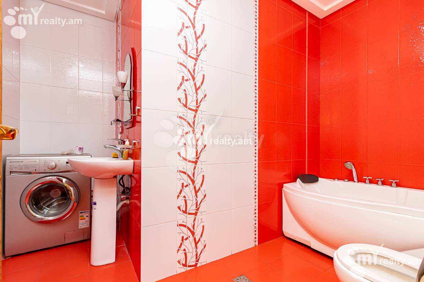 Снять 4 комнатную квартиру Анрапетутян ул, Центр Ереван, 151496