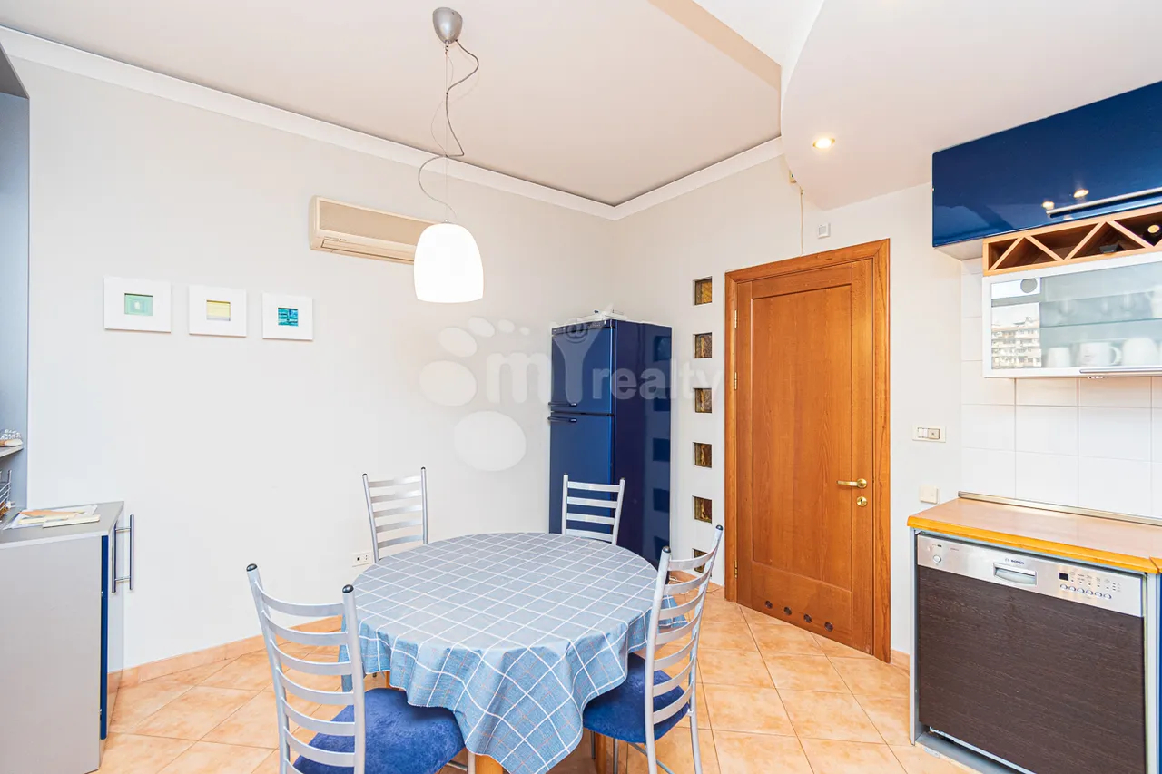 5 bedroom apartment for rent A.Manukyan St, Center Yerevan, 161632