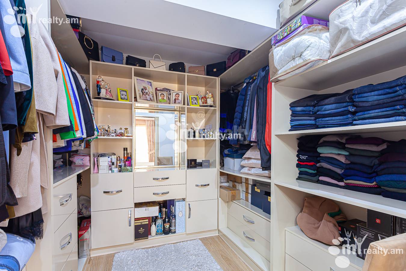 4 սենյականոց բնակարան  Կորյուն փող  նրբ, Կենտրոն Երևան, 145491