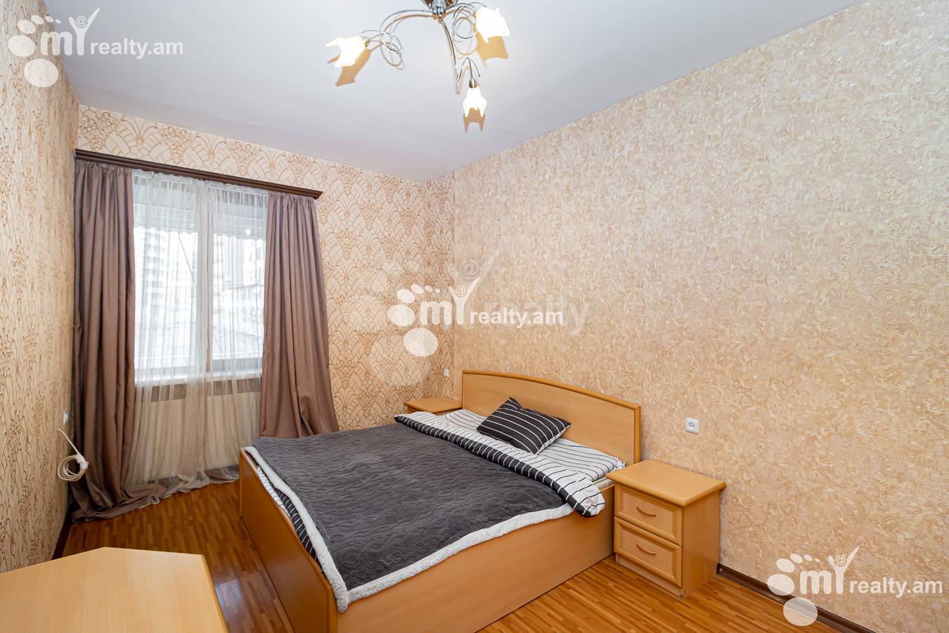 Купить 2 комнатную квартиру Хазар Парпеци ул, Центр Ереван, 154672