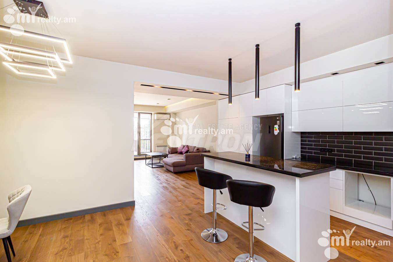 1 սենյականոց բնակարան  Պարոնյան փող, Կենտրոն Երևան, 152365