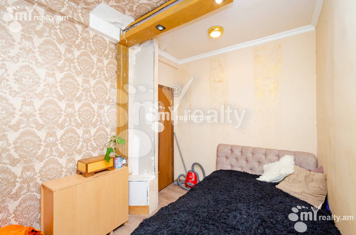 3 bedroom apartment for sale Saryan St, Center Yerevan, 135070