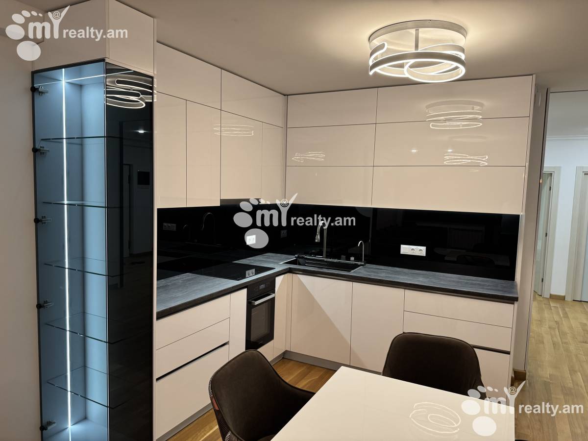 3 bedroom apartment for sale Koghbatsi St, Center Yerevan, 156029