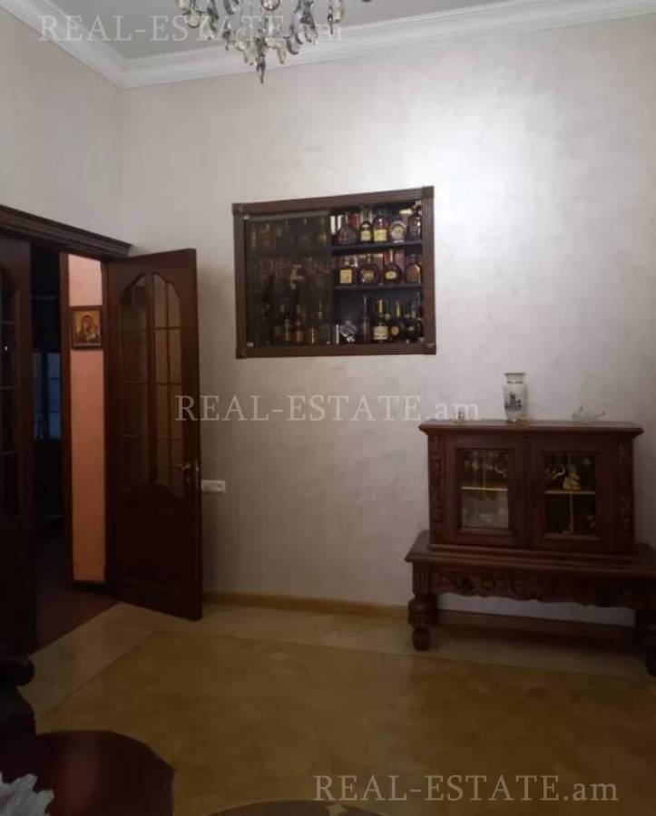 Купить 5 комнатную квартиру Нар Дос ул, Центр Ереван, 133260