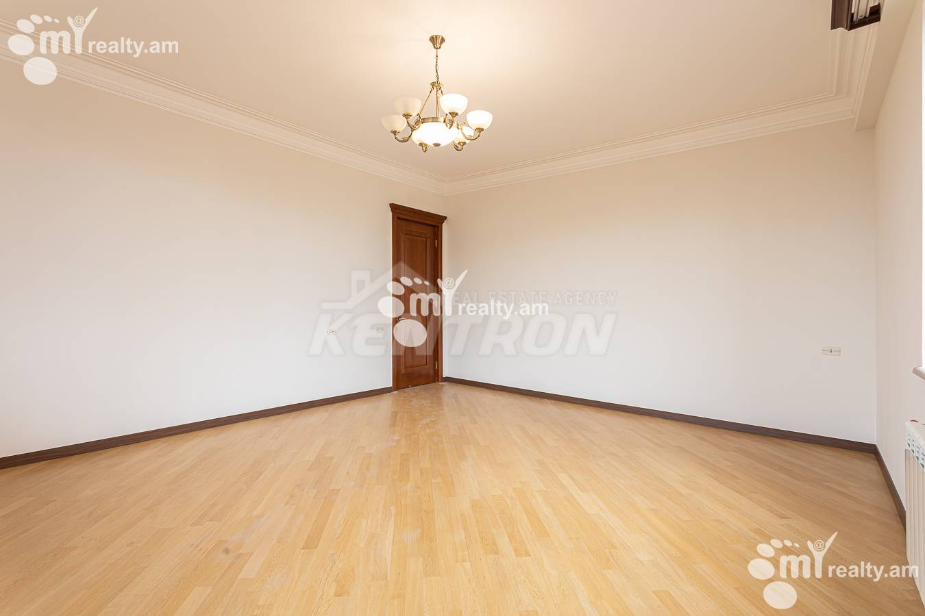 4 bedroom apartment for sale خیابان واردانانتس, مرکز شهر ایروان, 156883