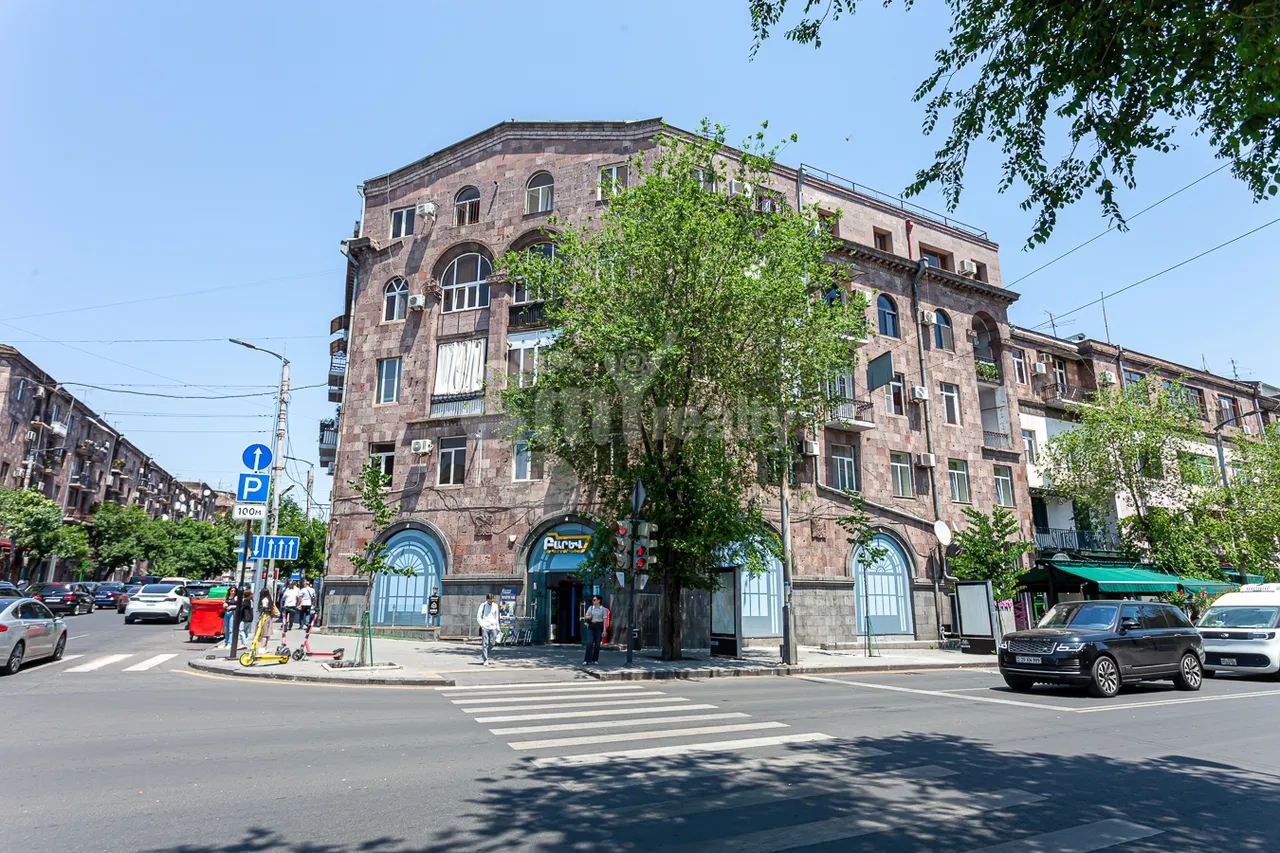 Կոմերցիոն տարածք  Թումանյան փող, Կենտրոն Երևան, 160817