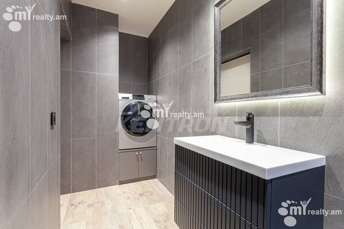 3 bedroom apartment for sale Teryan St, Center Yerevan, 136967