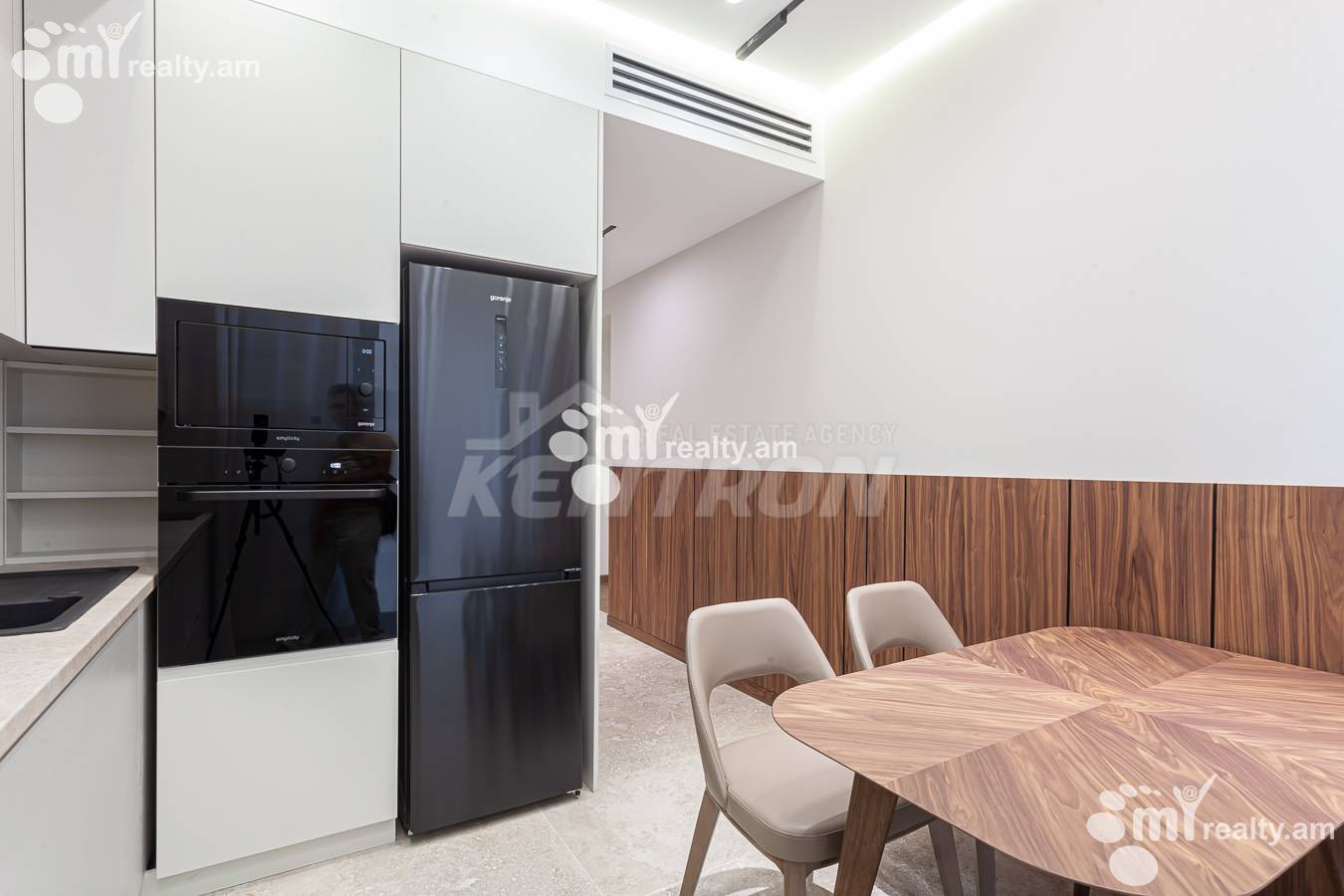 3 bedroom apartment for rent Teryan St, Center Yerevan, 155487