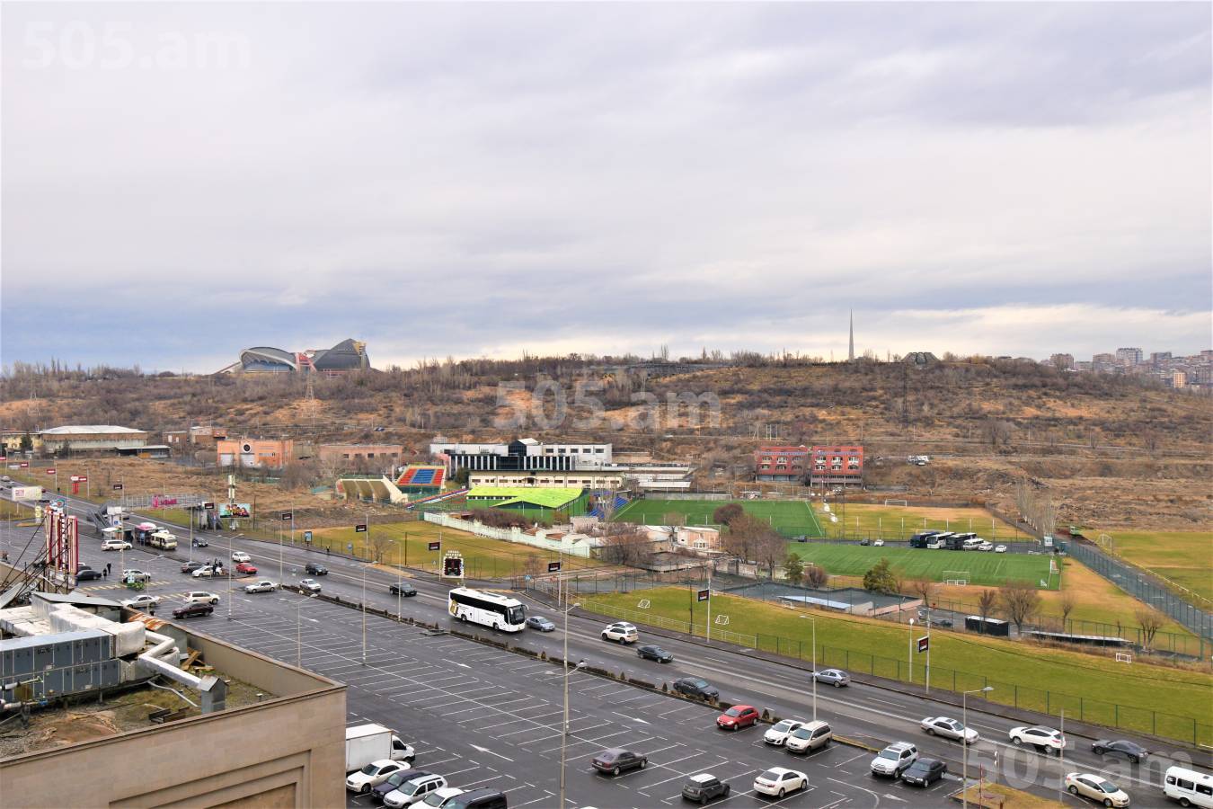 Купить 4 комнатную квартиру Цицернакаберд шоссе, Центр Ереван, 119472