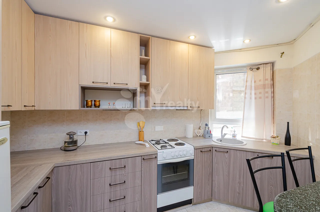 2 bedroom apartment for sale Amiryan St, Center Yerevan, 160857
