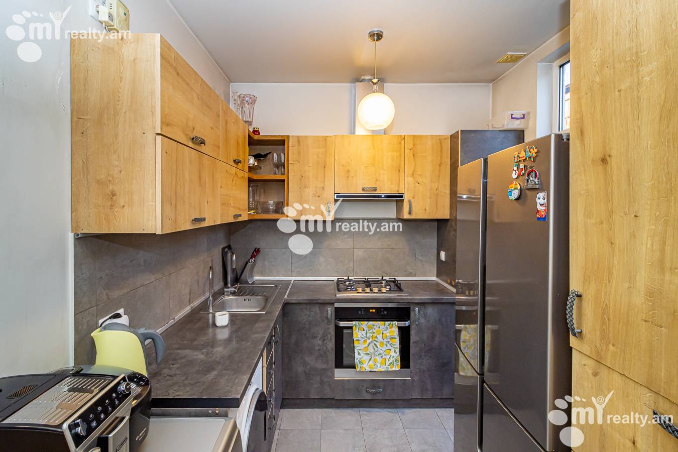 3 bedroom apartment for sale خیابان هِراتسی, مرکز شهر ایروان, 143129