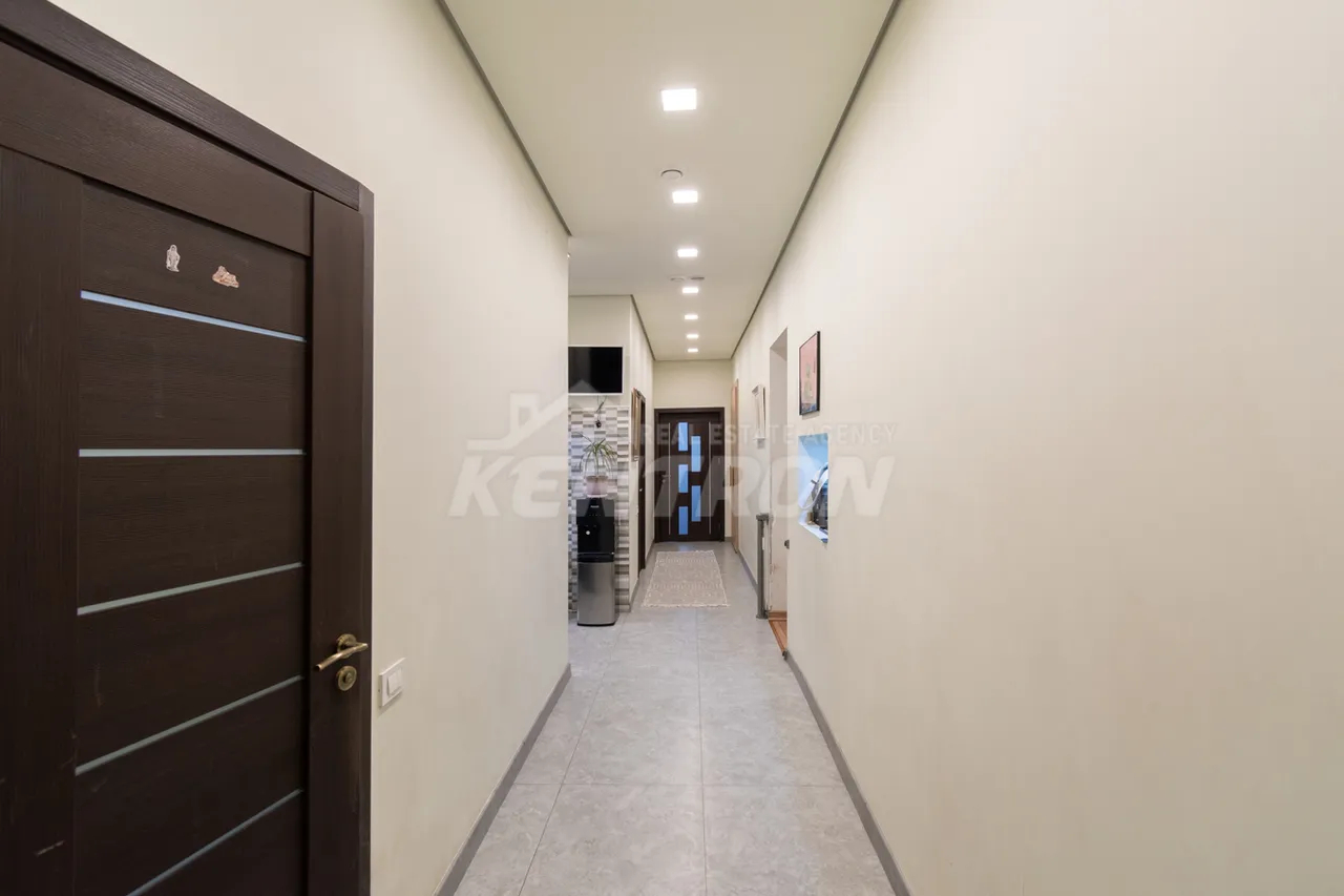 4 սենյականոց բնակարան  Բաղրամյան պող(Կենտրոն), Կենտրոն Երևան, 158736