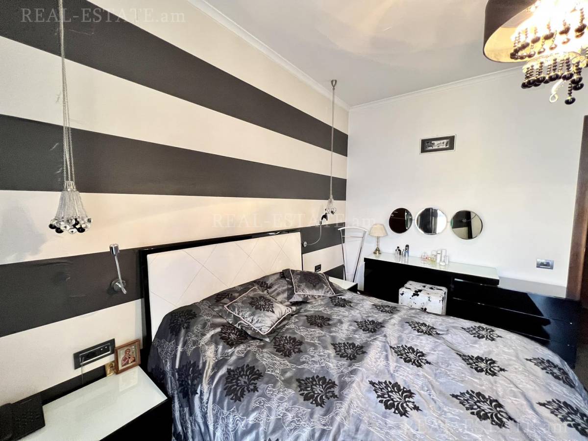 4 bedroom apartment for sale Northern (Hyusisayin)  Ave, Center Yerevan, 119236