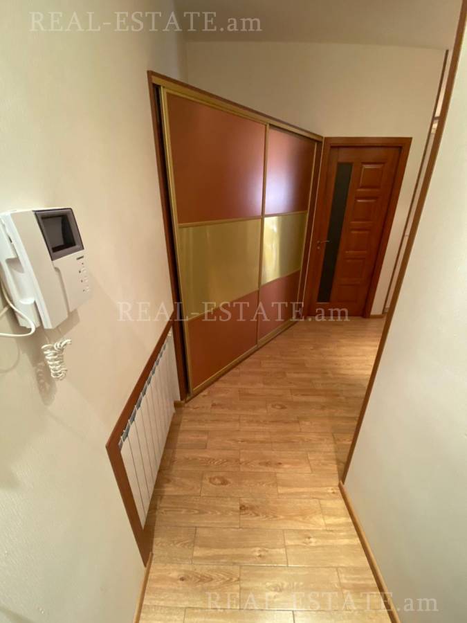 4 bedroom apartment for sale Aram St, Center Yerevan, 126984