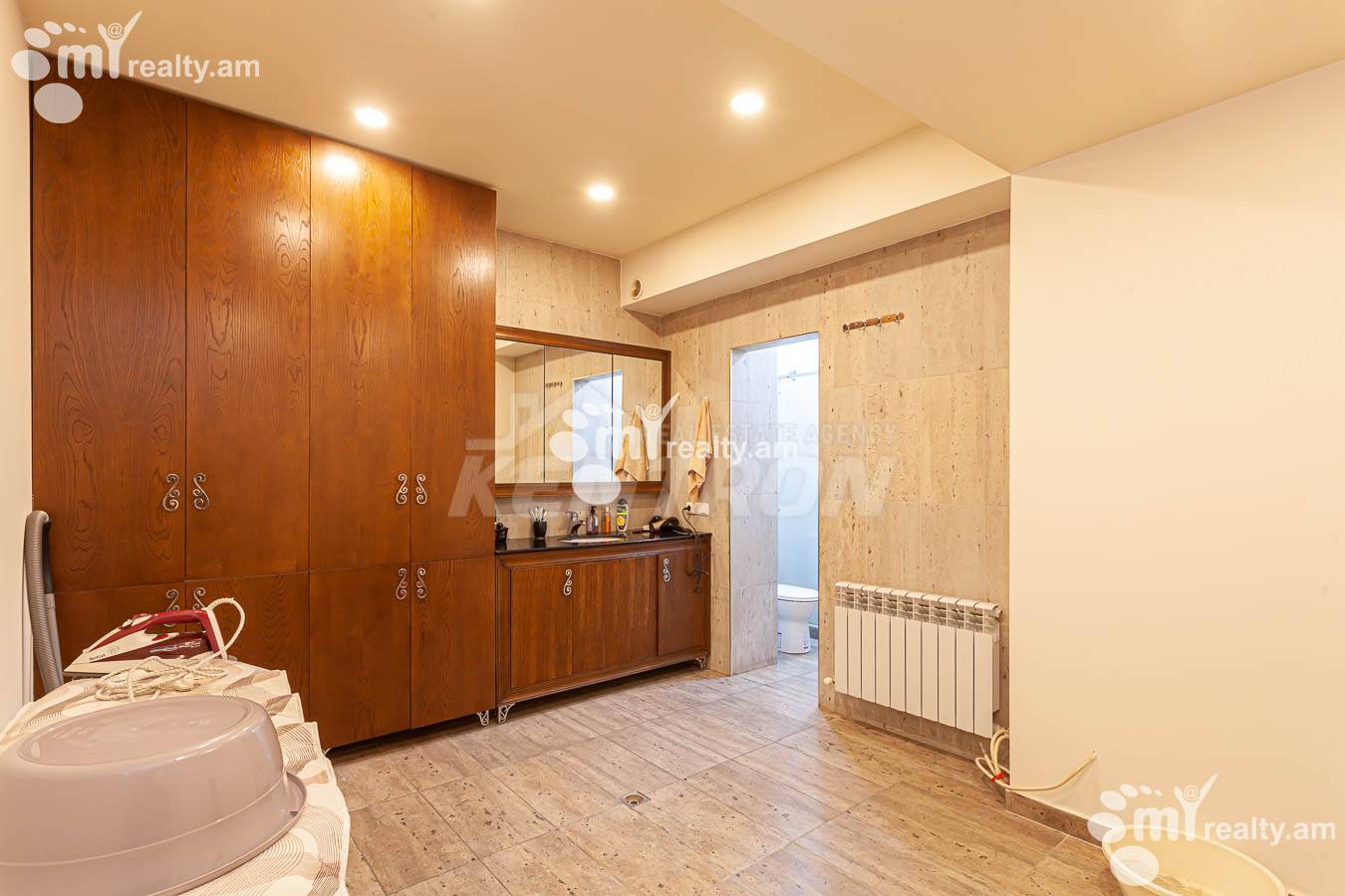 4 սենյականոց բնակարան  Լեռ. Կամսարի փող, Կենտրոն Երևան, 153801