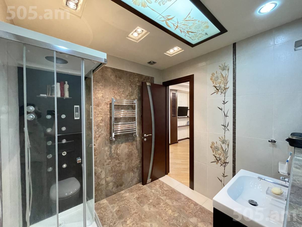 5 սենյականոց բնակարան  Ա. Ավետիսյան փող, Արաբկիր Երևան, 147006