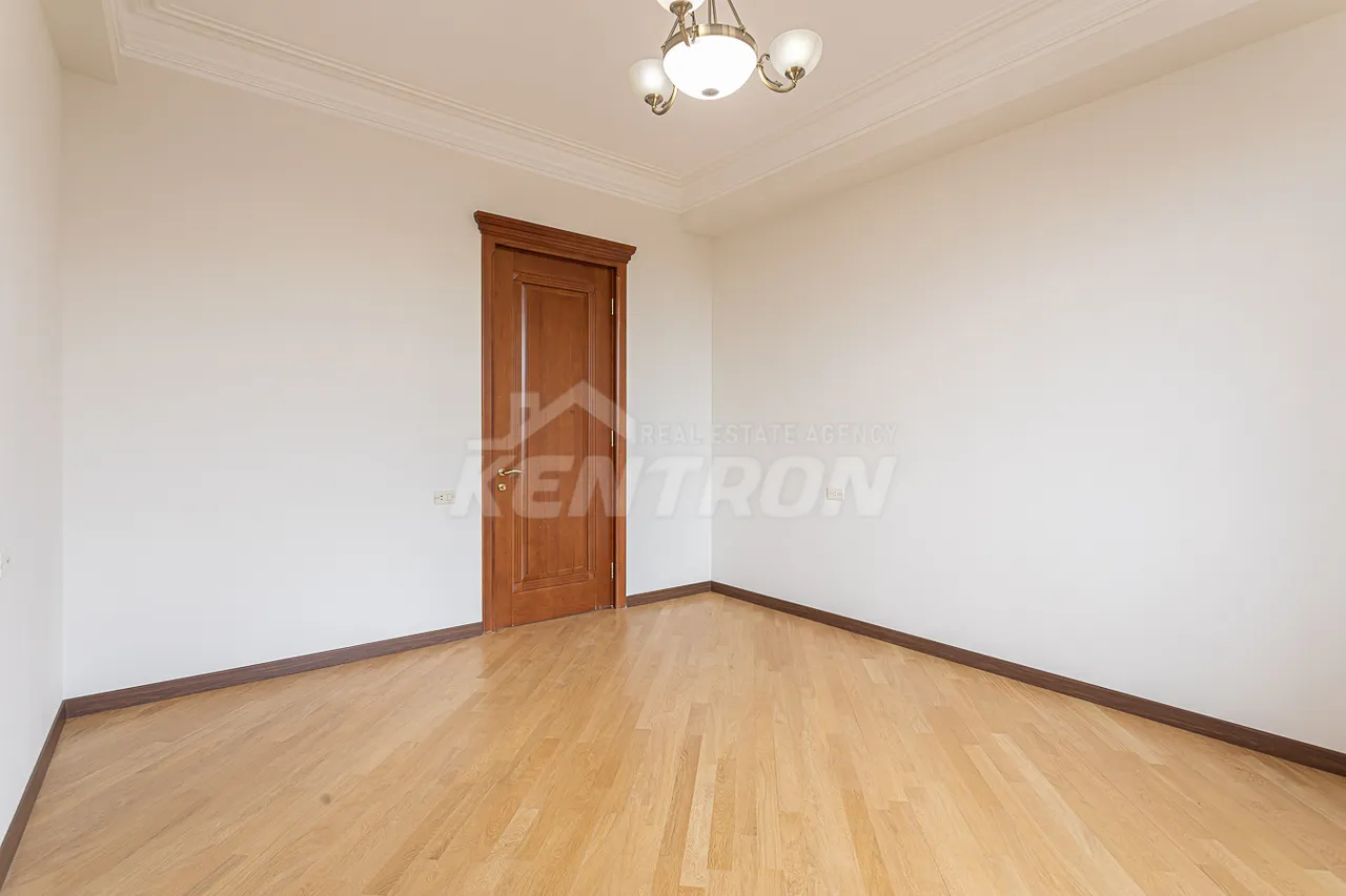 4 bedroom apartment for sale Vardanants St, Center Yerevan, 157556