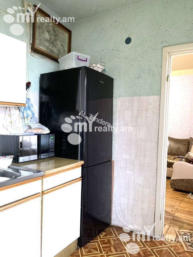 2 bedroom apartment for sale خیابان مامیکونیانتس, عربگیر ایروان, 144705