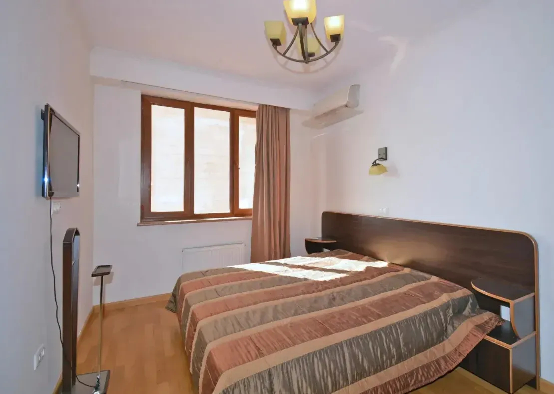 3 bedroom apartment for sale خیابان هامباردزومیان, عربگیر ایروان, 161889