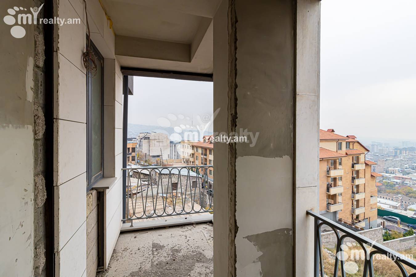 Купить 4 комнатную квартиру Антараин, ул. Г. Гаспаряна, Центр Ереван, 153856