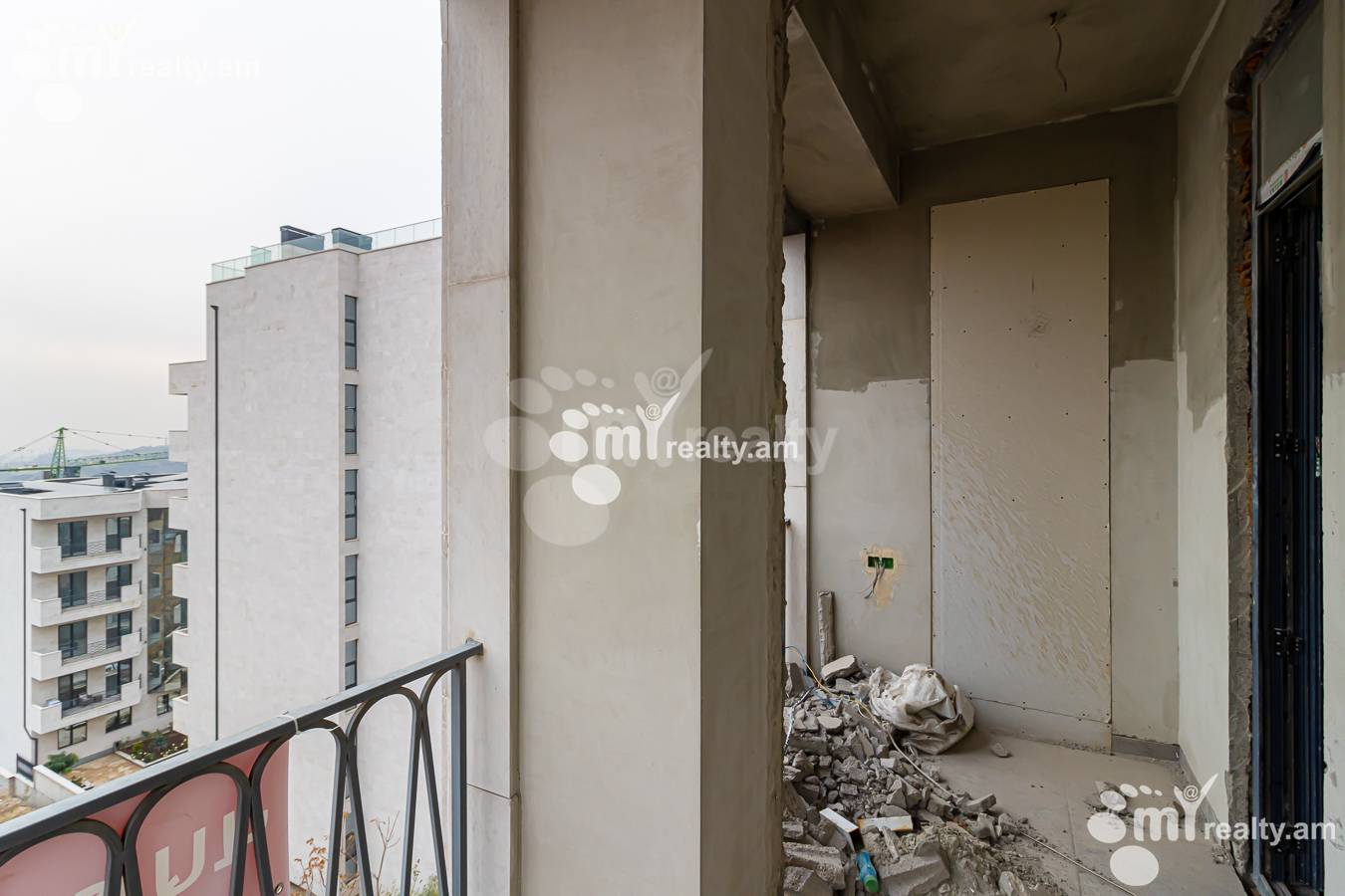 Купить 4 комнатную квартиру Антараин, ул. Г. Гаспаряна, Центр Ереван, 153856