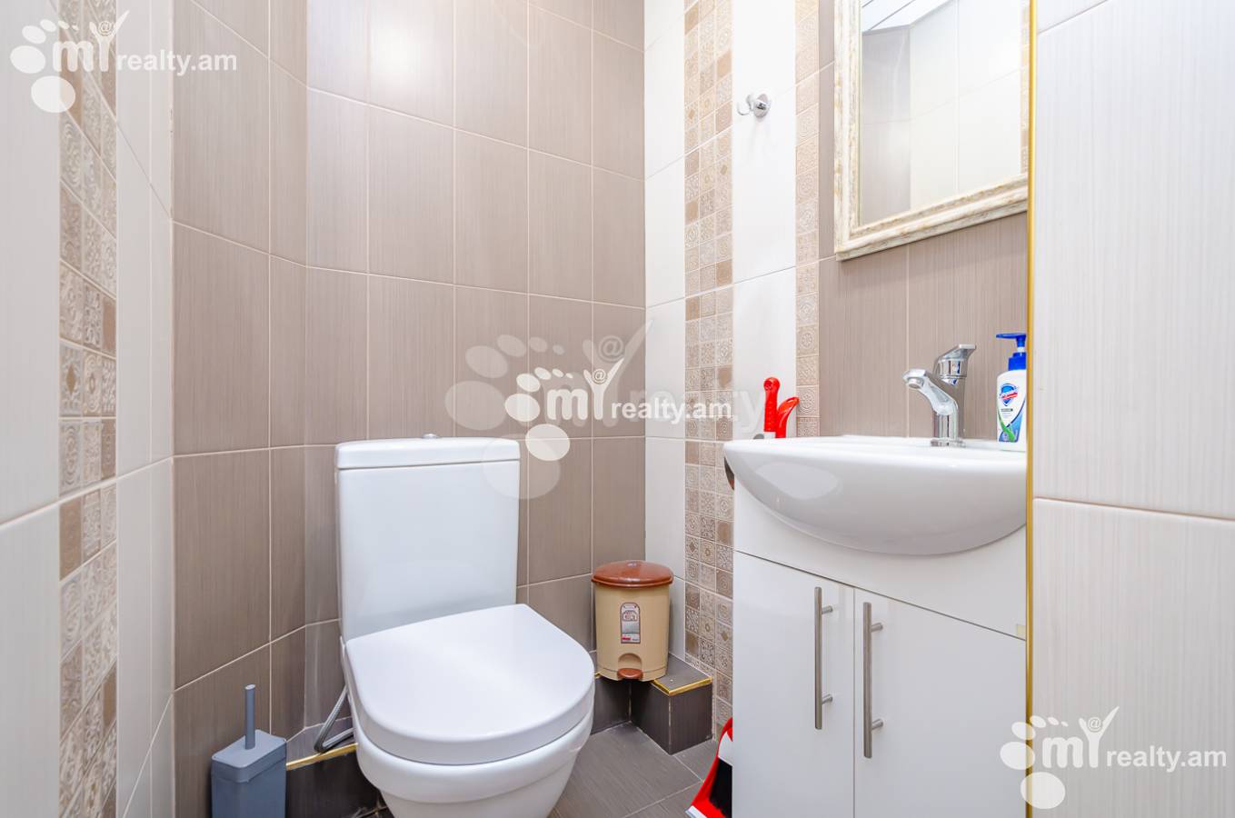3 bedroom apartment for rent Koghbatsi St, Center Yerevan, 153193