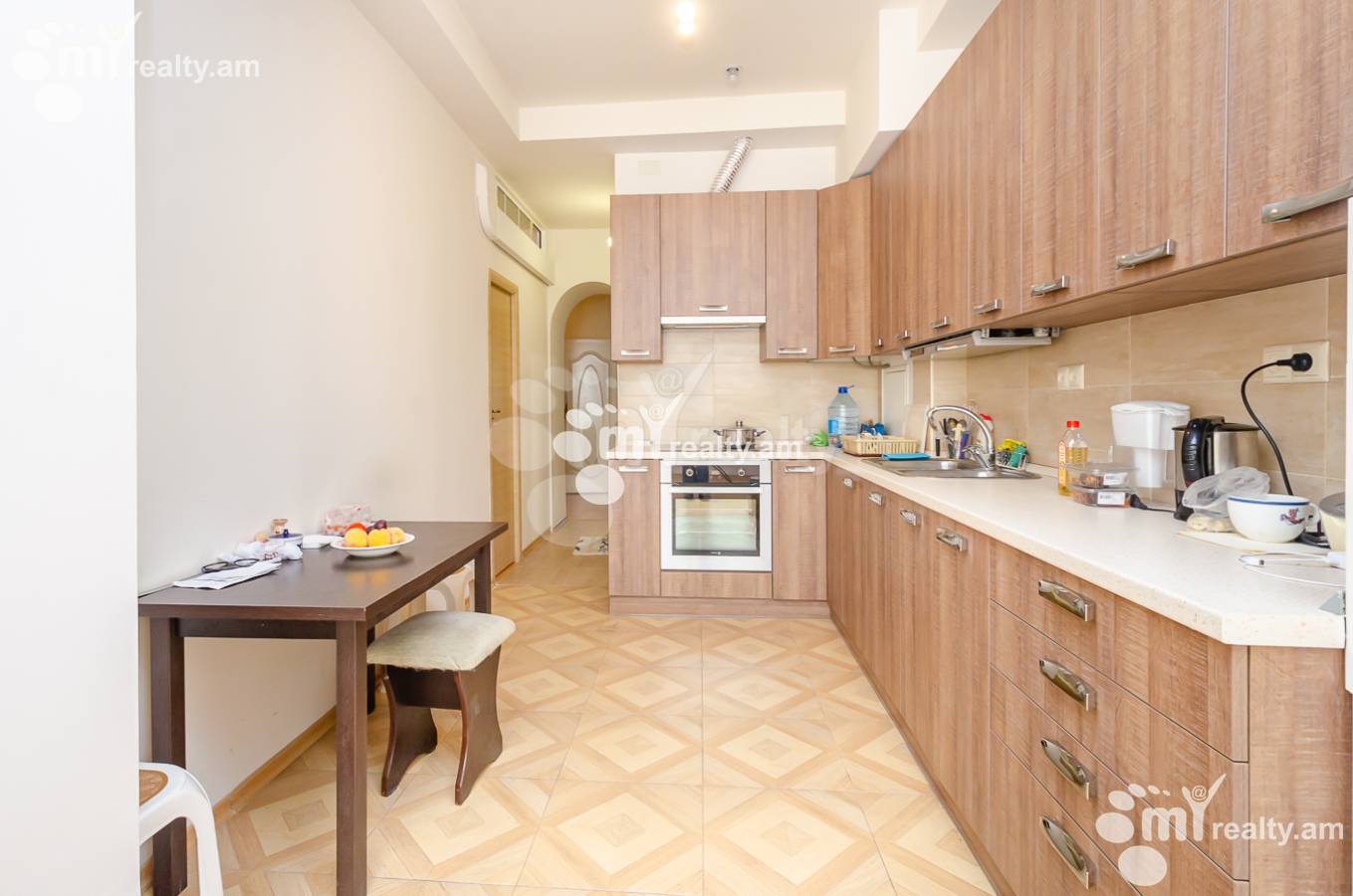 3 սենյականոց բնակարան  Մաշտոցի պող, Կենտրոն Երևան, 152176