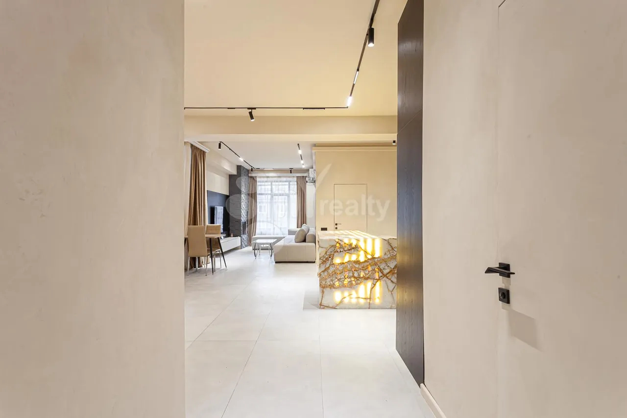 4 bedroom apartment for sale Nalbandyan St, Center Yerevan, 157674