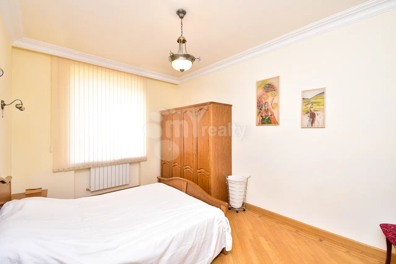 3 bedroom apartment for rent Tamanyan St, Center Yerevan, 160503