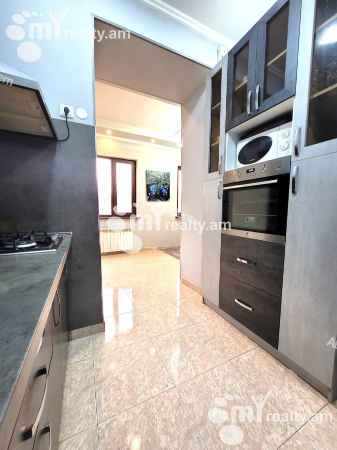 3 bedroom apartment for rent Mashtots Ave, Center Yerevan, 142134
