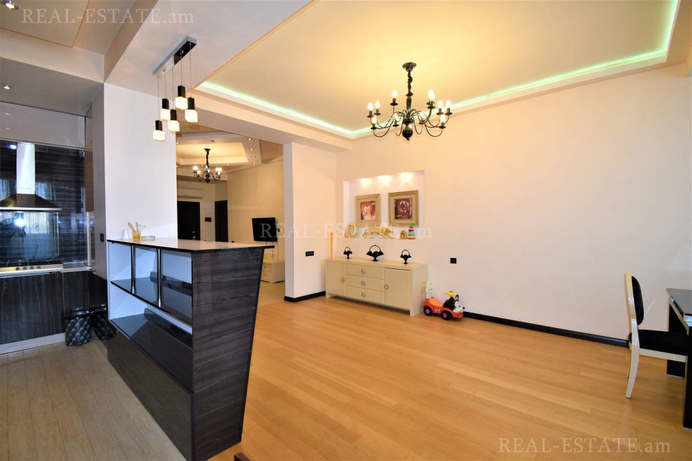 4 bedroom apartment for sale خیابان کِری, عربگیر ایروان, 118217