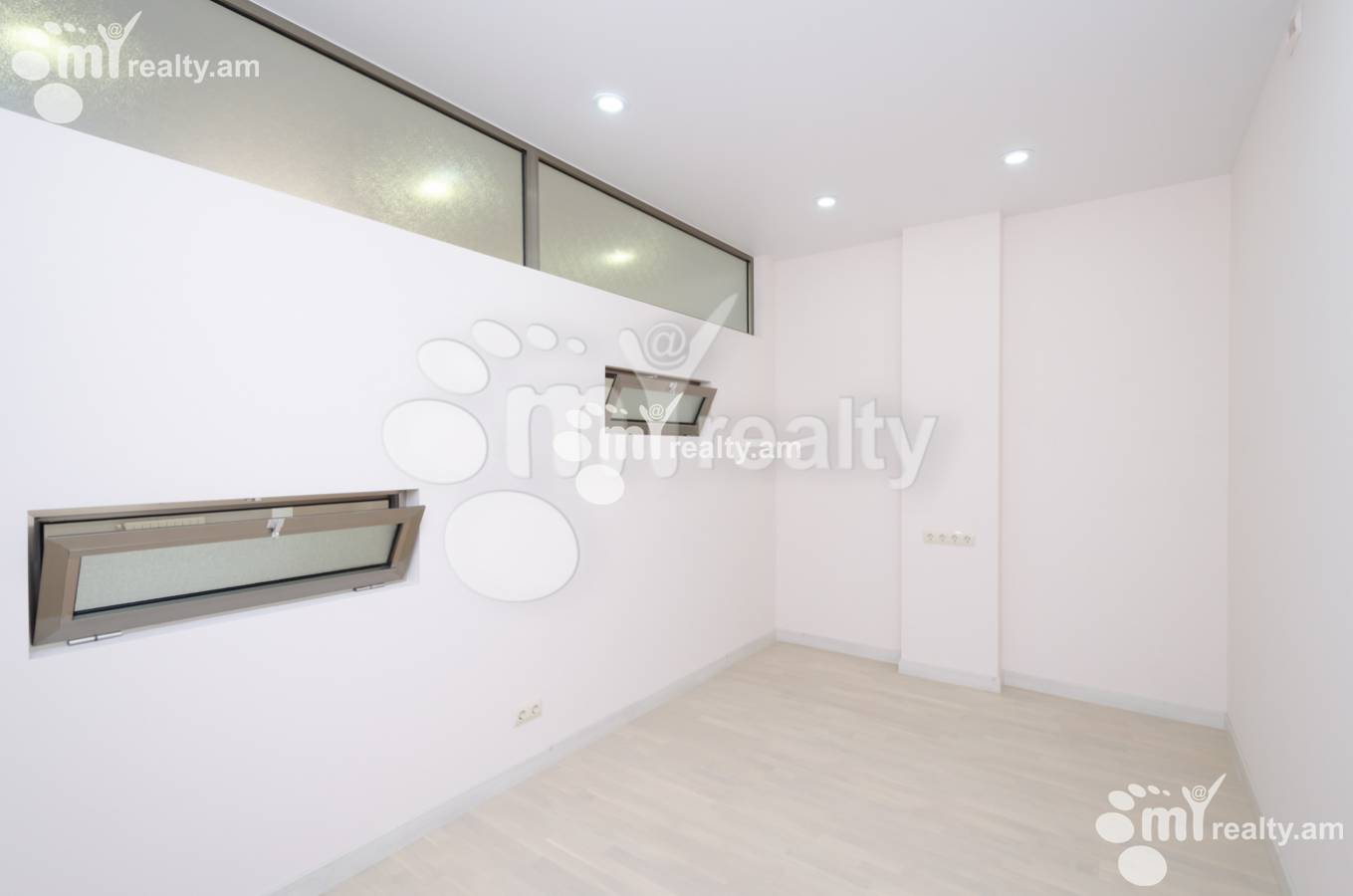 3 bedroom apartment for sale Aram St, Center Yerevan, 136284
