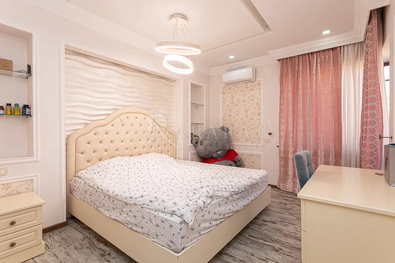 House for sale Lusinyants street, مرکز شهر ایروان, 157387