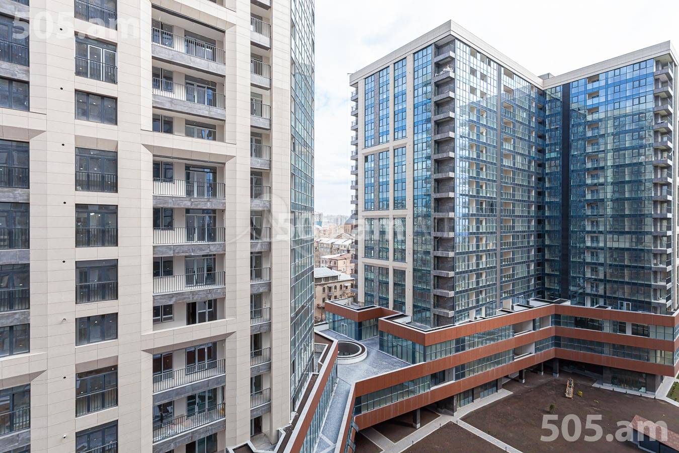 3 սենյականոց բնակարան  Կոմիտասի պող, Արաբկիր Երևան, 155128