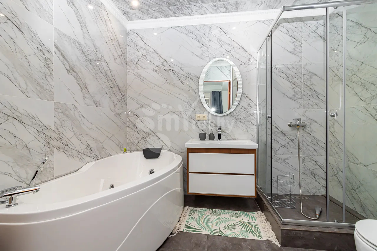 3 bedroom apartment for sale Antarayin St, Center Yerevan, 160792