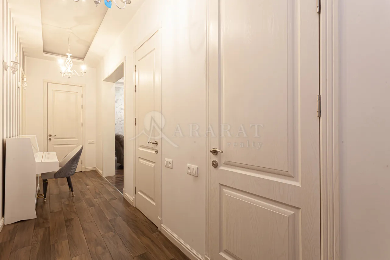 3 bedroom apartment for sale Mashtots Ave, Center Yerevan, 157545