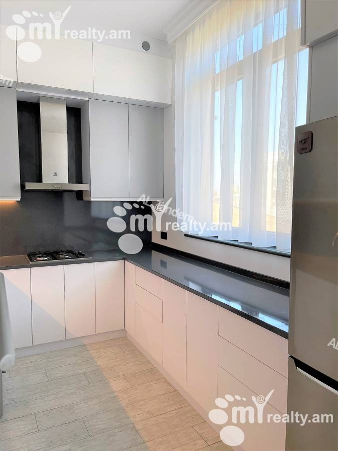 3 սենյականոց բնակարան  Կորյուն փող, Կենտրոն Երևան, 136180