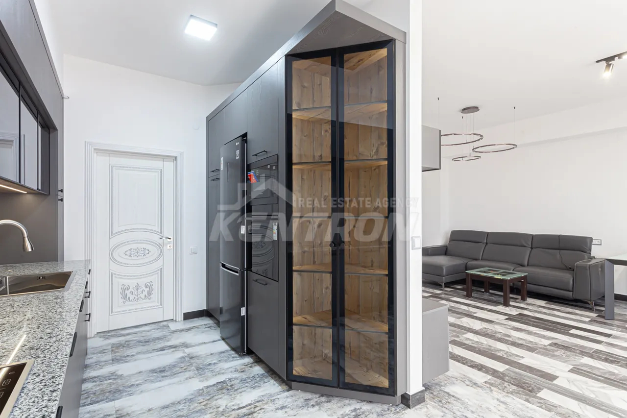 3 սենյականոց բնակարան վարձով Պարոնյան փող, Կենտրոն Երևան, 158967