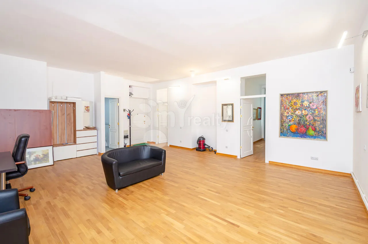 3 bedroom apartment for sale Isahakyan St, Center Yerevan, 161631