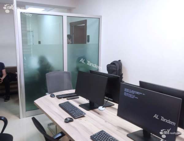 komercion-vardzakalutyun-Yerevan-Center